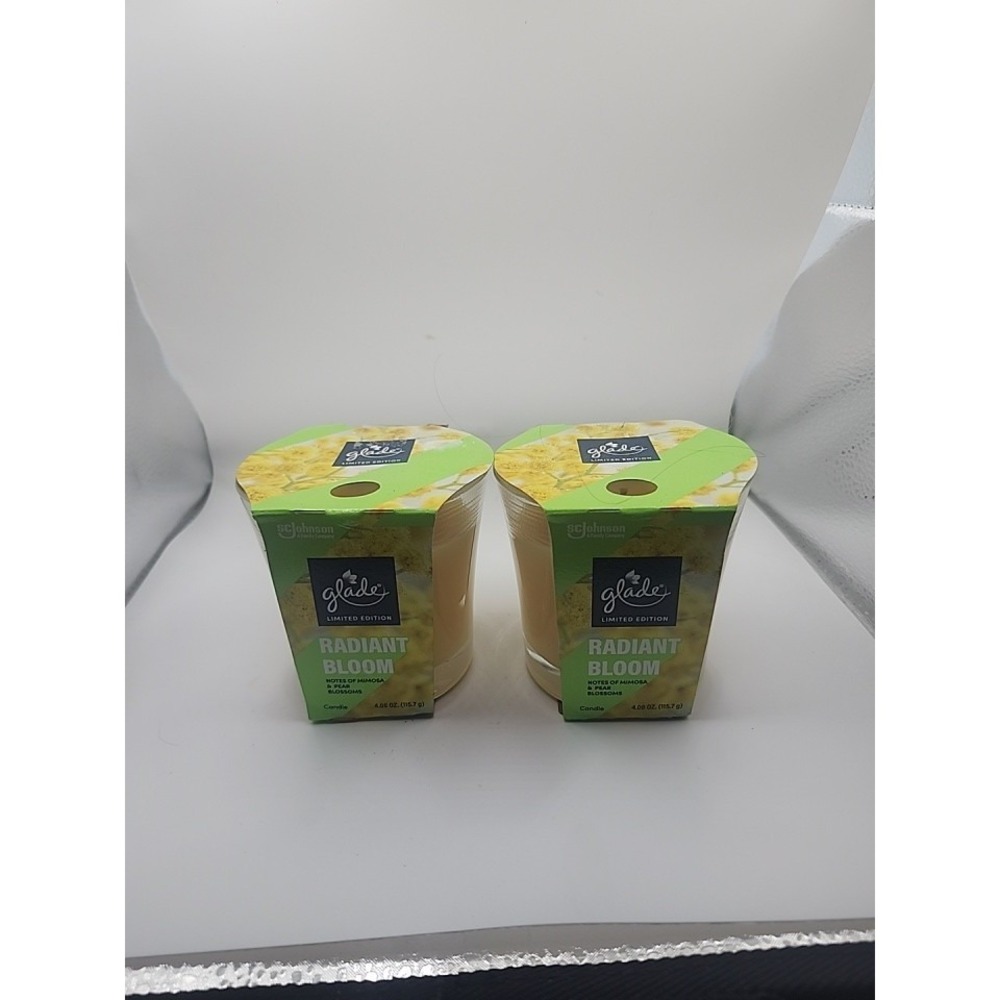 Glade 2 Candles Radiant Bloom Limited Edition 8.16 oz Glass Wavy Jar NIP